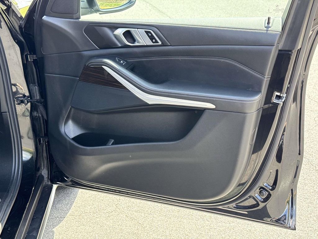 Used 2024 BMW X5 xDrive40i w/ Parking Assistance Package AWD/4WD image 26