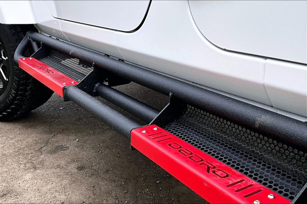 Used 2015 Jeep Wrangler Unlimited Sahara w/ Connectivity Group image 36