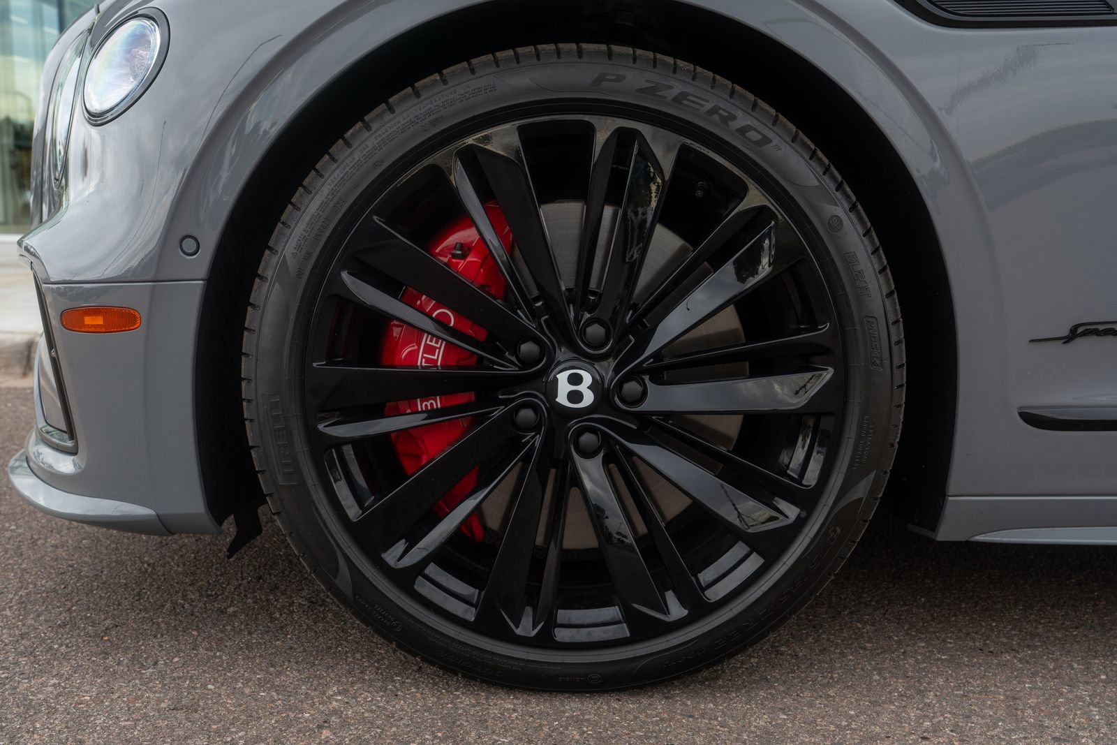 New 2025 Bentley Flying Spur Plug-In Hybrid image 8