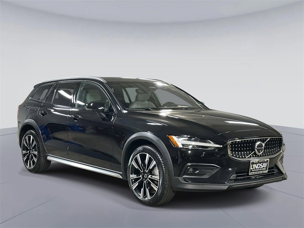 Used 2024 Volvo V60 B5 Cross Country Ultimate image 6