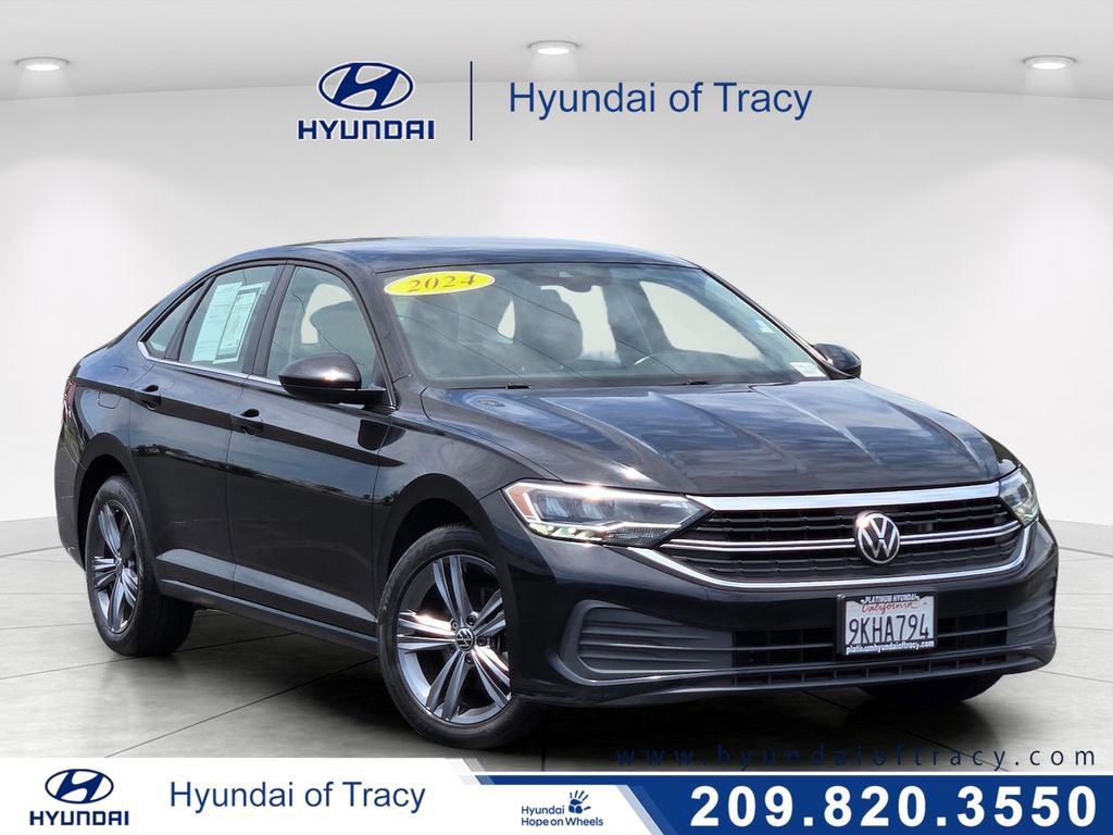 Used 2024 Volkswagen Jetta SE FWD image 1