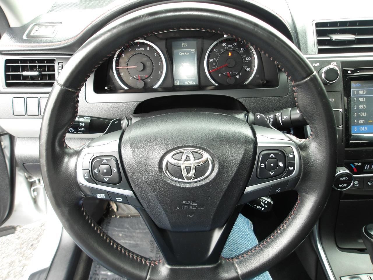 Used 2016 Toyota Camry XSE w/ Moonroof Package FWD image 14