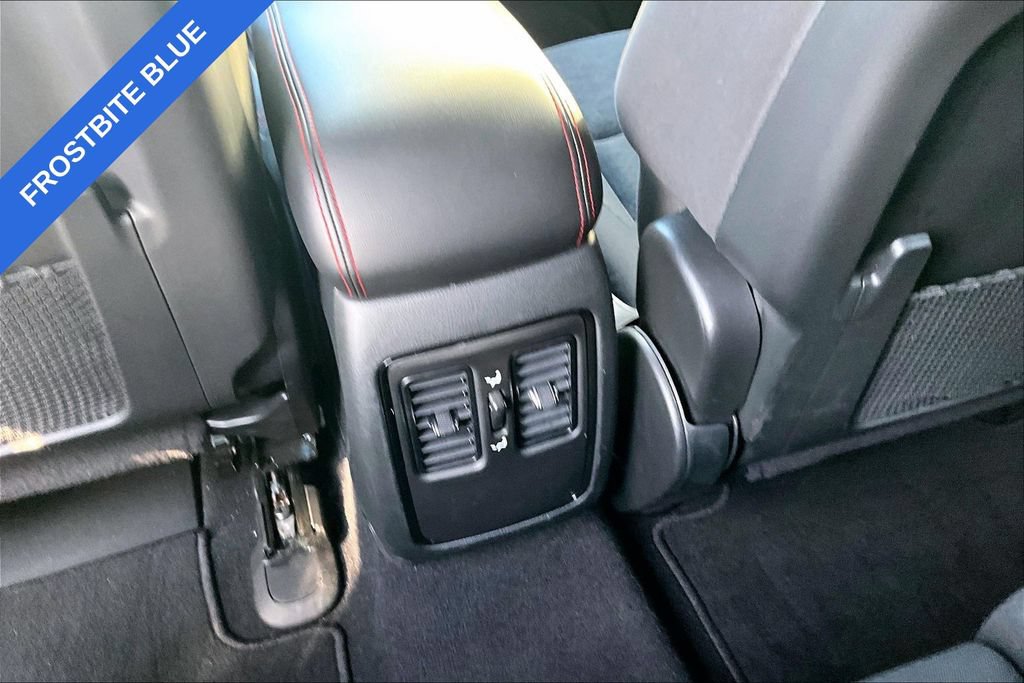 Used 2025 Dodge Durango GT AWD/4WD image 32