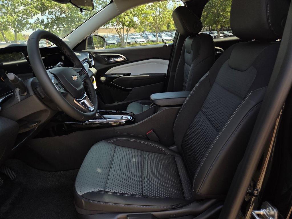 New 2026 Chevrolet Trax LT w/ Driver Confidence Package FWD image 15