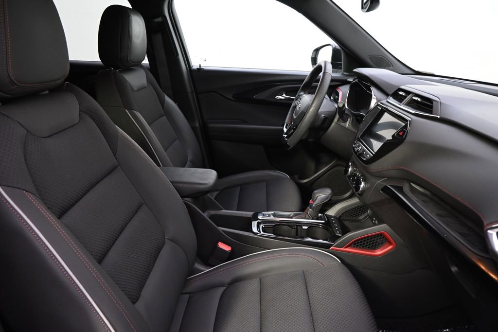 Used 2023 Chevrolet TrailBlazer RS w/ Convenience Package AWD/4WD image 16
