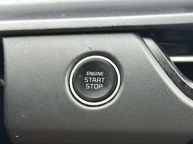 Used 2025 Kia Seltos EX AWD/4WD image 10