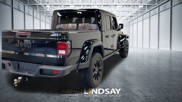 Used 2025 Jeep Gladiator Sport image 9