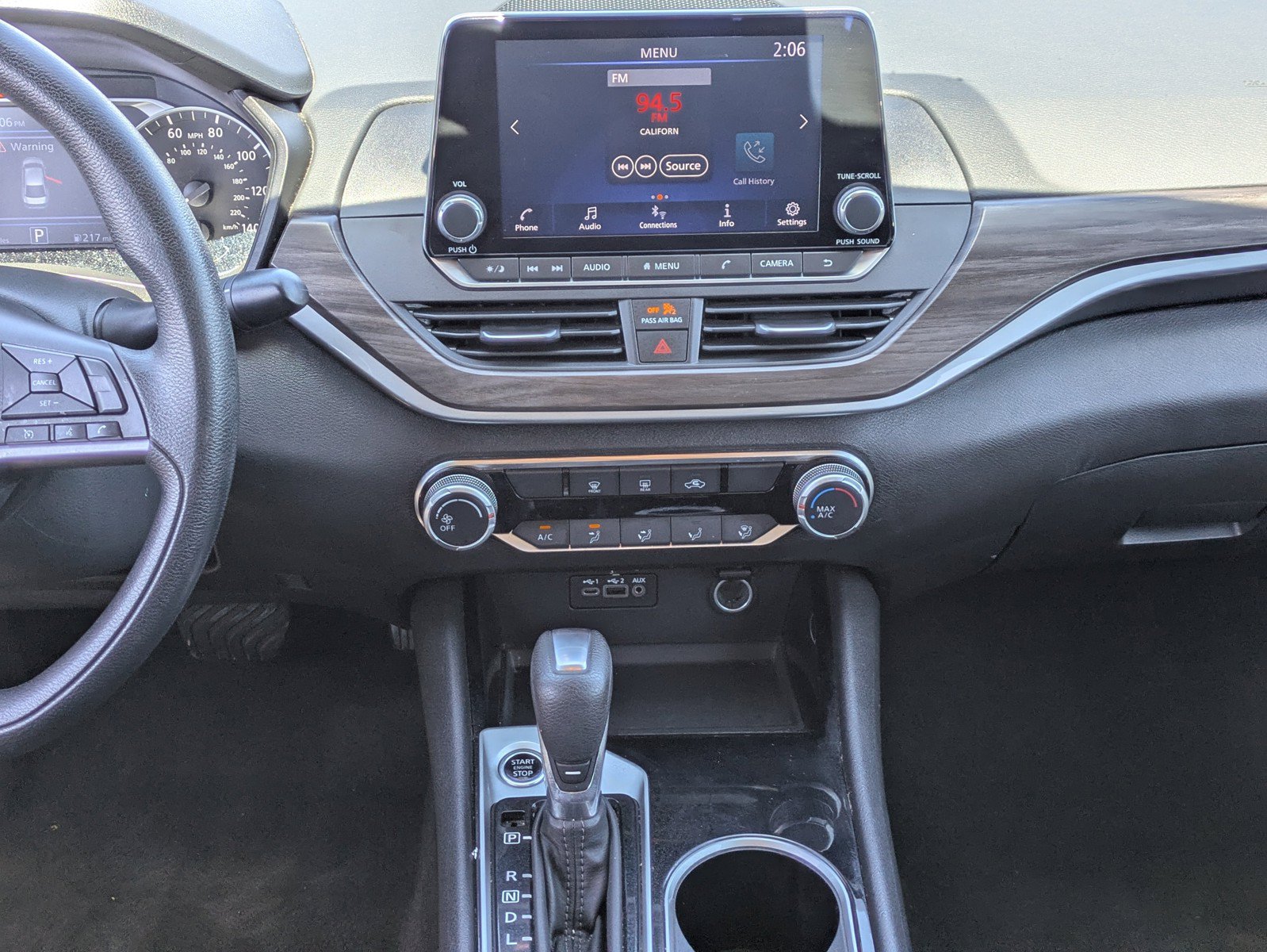 Used 2024 Nissan Altima 2.5 SV FWD image 16