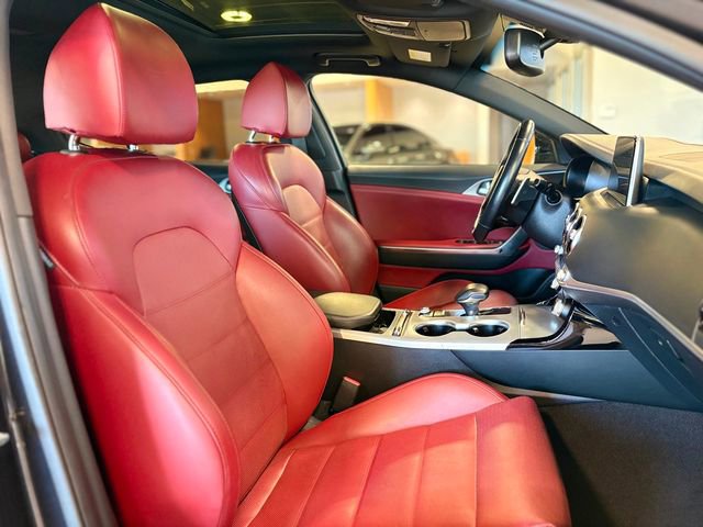 Used 2021 Kia Stinger GT2 image 25