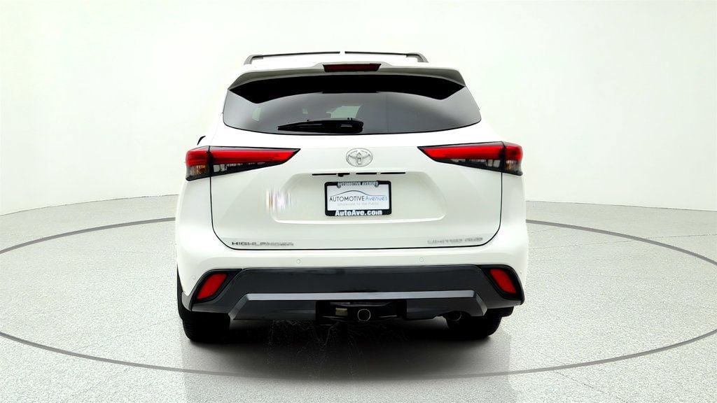 Used 2023 Toyota Highlander Limited AWD/4WD image 6