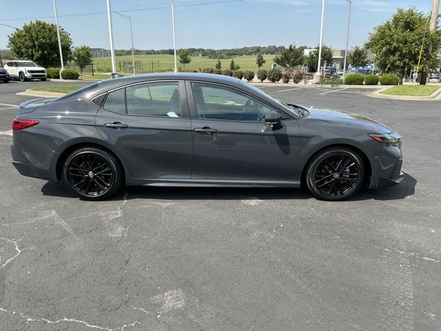 Used 2025 Toyota Camry SE FWD image 2