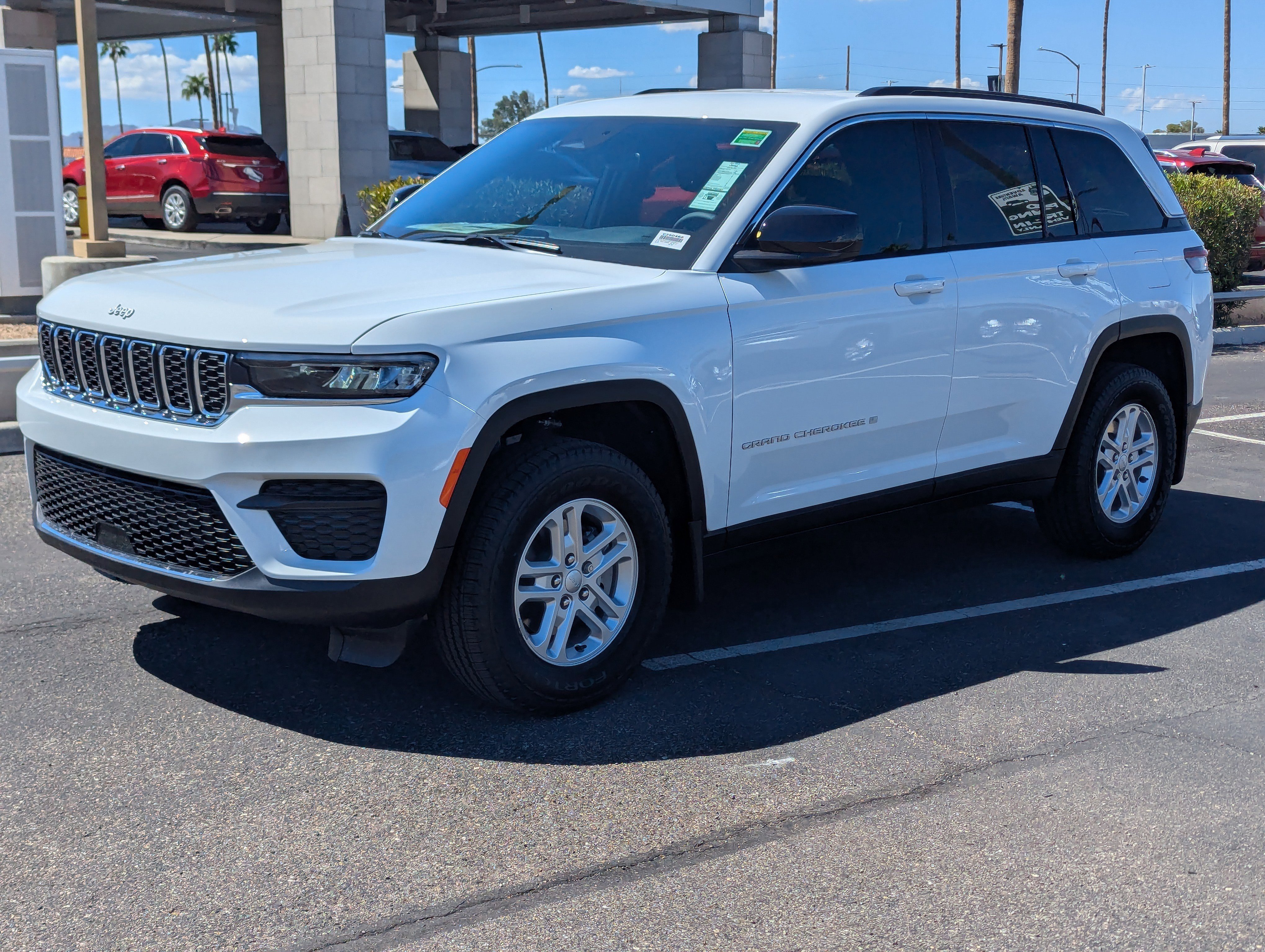 New 2025 Jeep Grand Cherokee Laredo image 5
