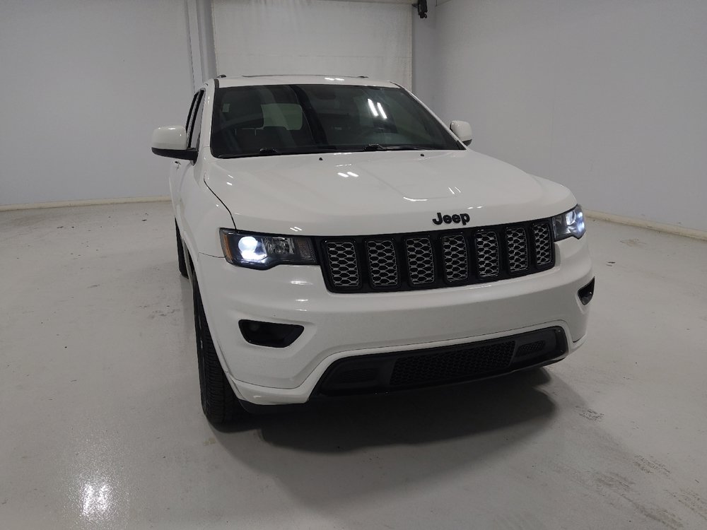 Used 2018 Jeep Grand Cherokee Altitude AWD/4WD image 14