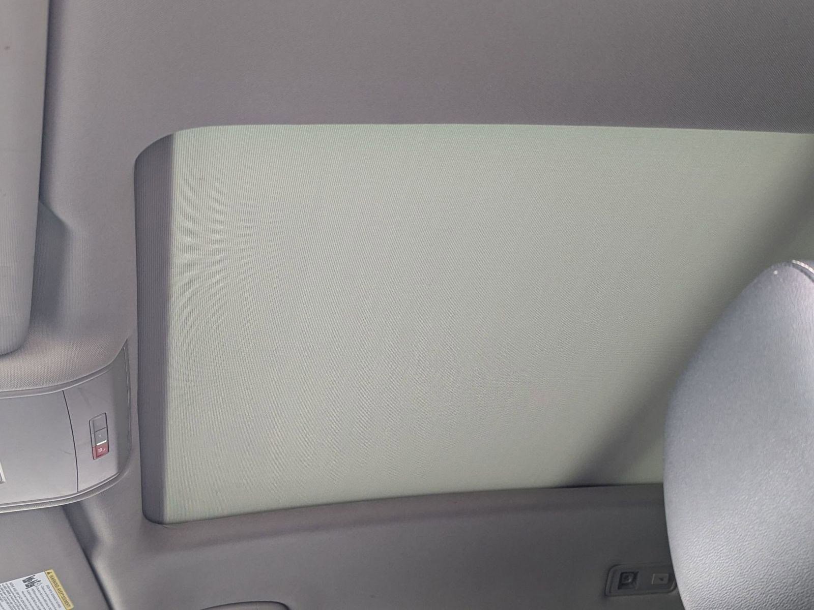 Used 2021 Volkswagen Atlas SEL Premium image 13