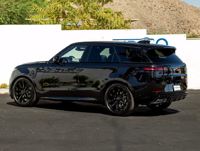 New 2026 Land Rover Range Rover Sport Dynamic SE AWD/4WD image 9