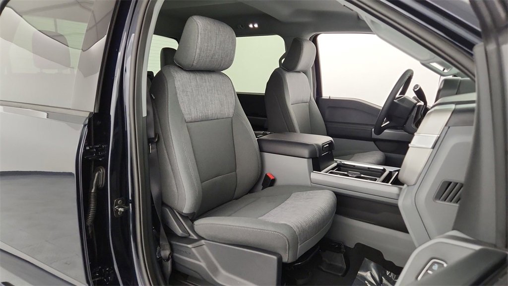 New 2025 Ford F250 XLT w/ FX4 Off-Road Package image 26