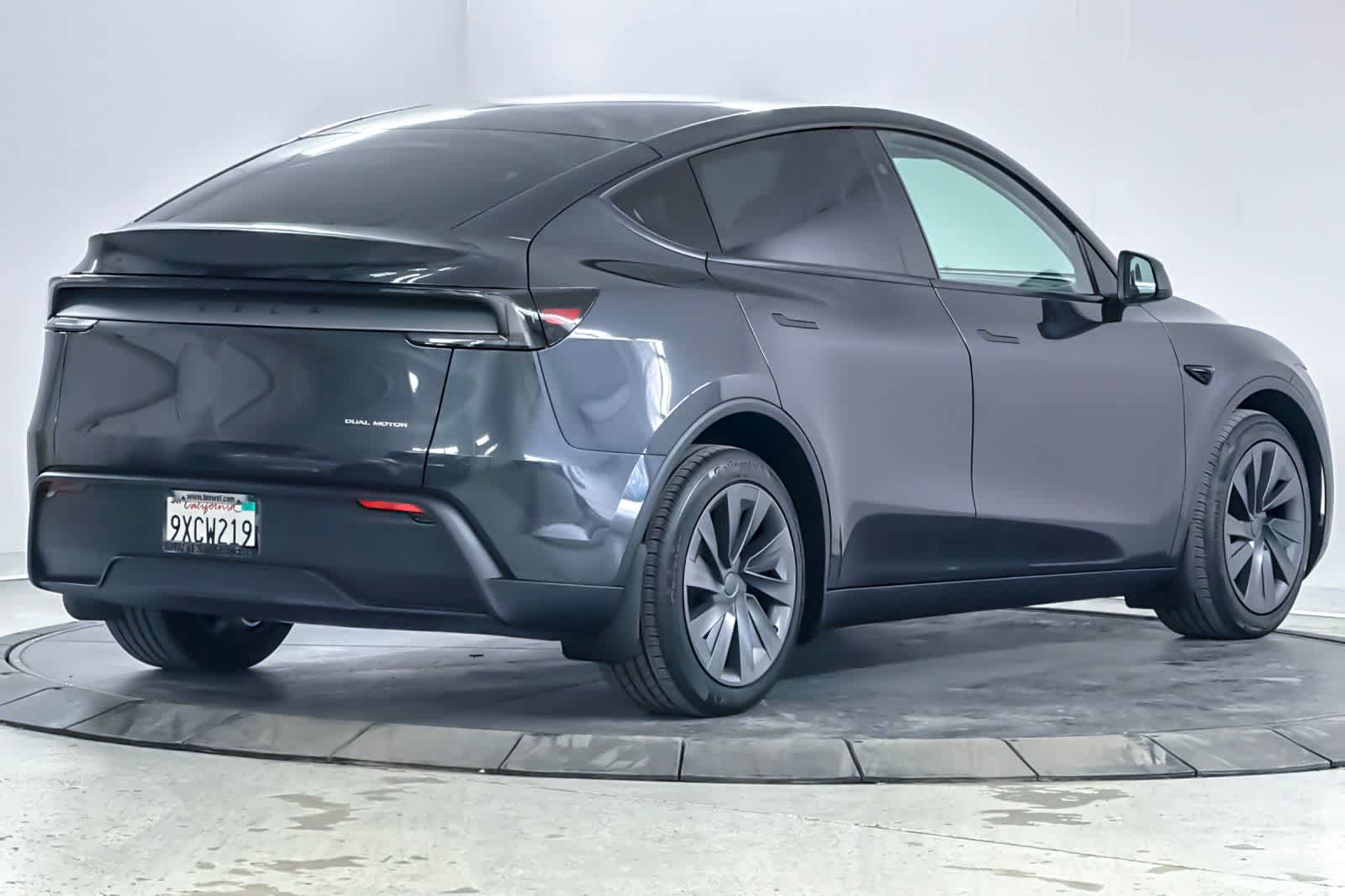 Used 2026 Tesla Model Y AWD image 2