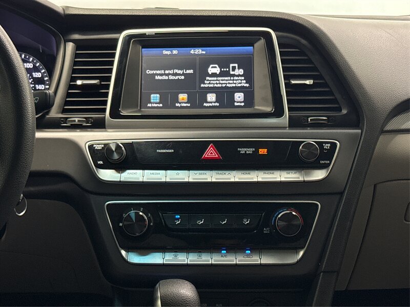 Used 2018 Hyundai Sonata SE FWD image 12