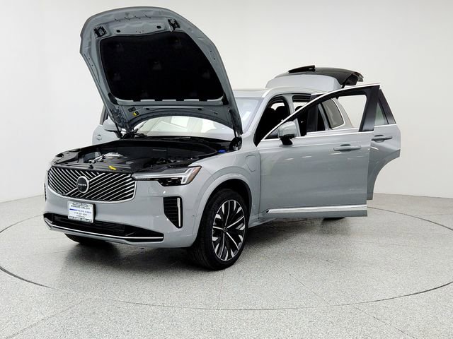 New 2026 Volvo XC90 T8 Plus w/ Protection Package Premier AWD/4WD image 9