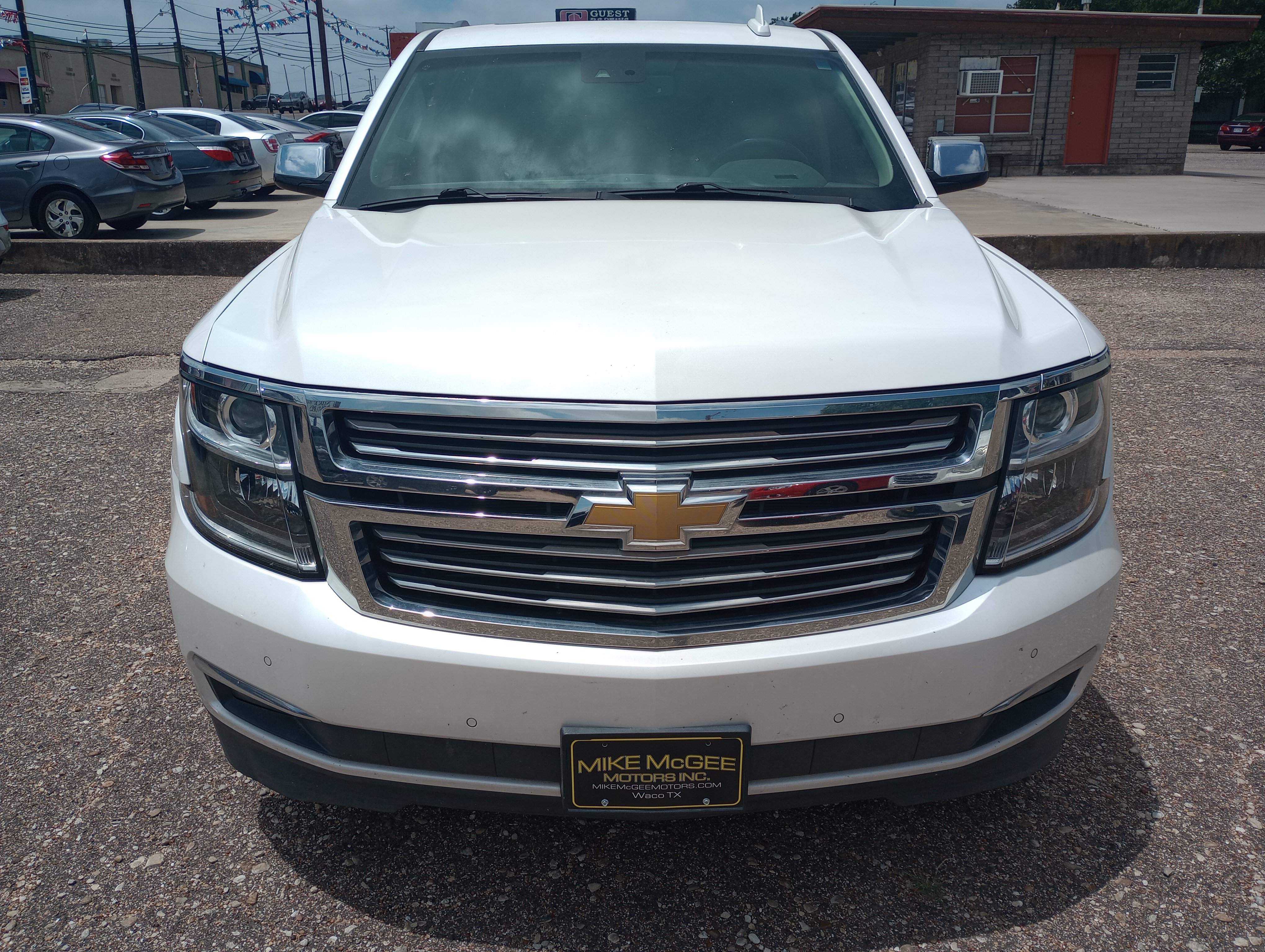 Used 2016 Chevrolet Suburban LTZ RWD image 2