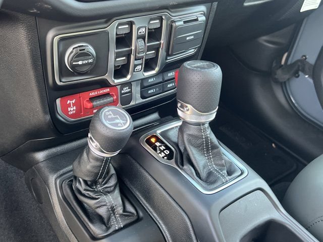 New 2026 Jeep Gladiator Mojave w/ Steel Bumper Group AWD/4WD image 26