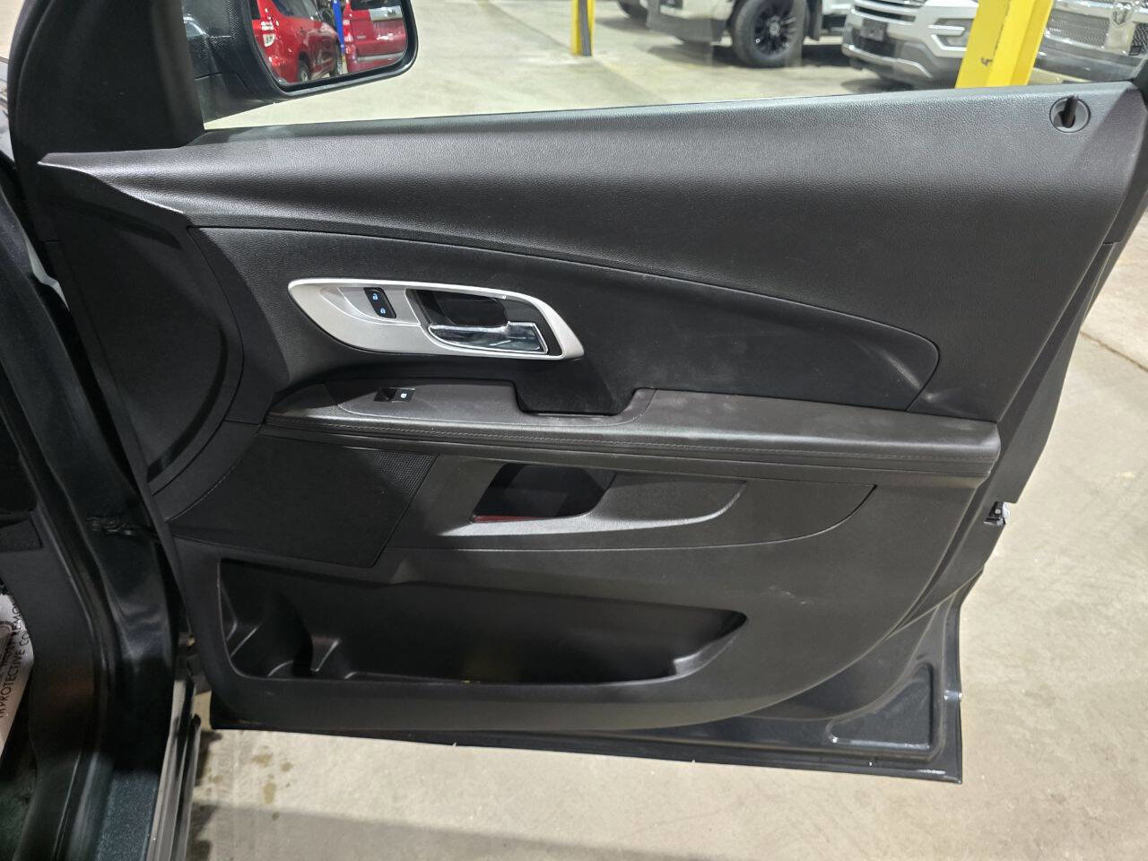 Used 2017 Chevrolet Equinox LT w/ Convenience Package AWD/4WD image 32