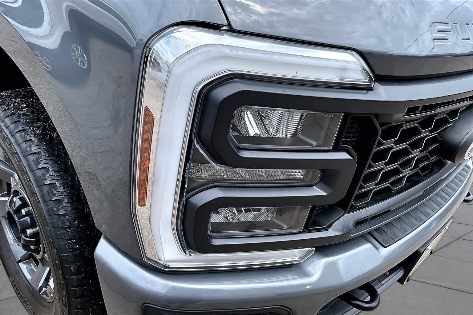Used 2024 Ford F250 Lariat w/ Lariat Ultimate Package AWD/4WD image 29