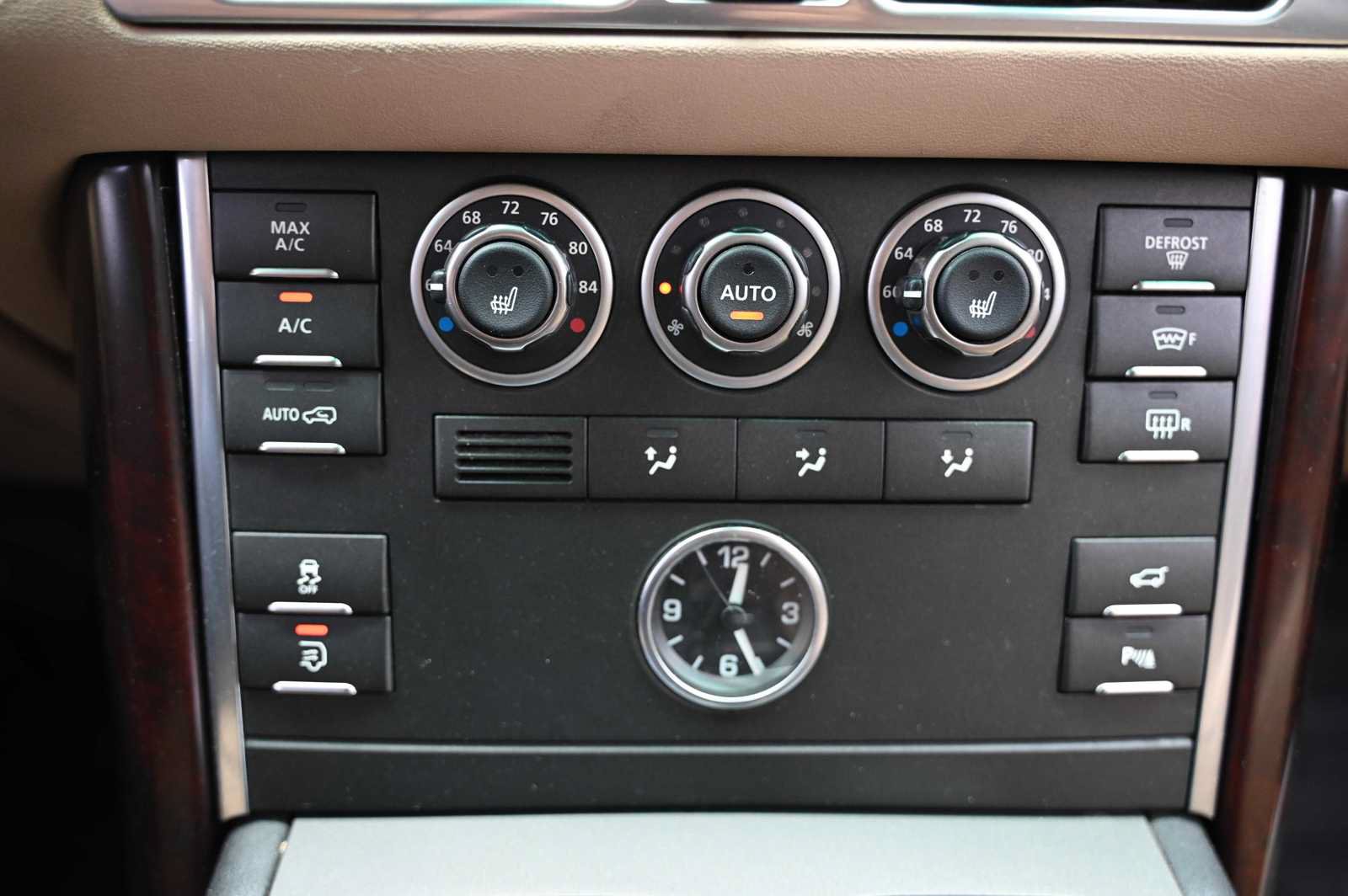 Used 2012 Land Rover Range Rover HSE AWD/4WD image 18