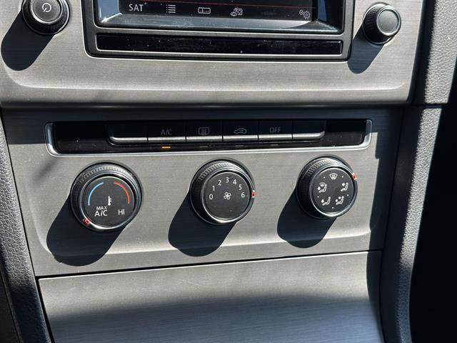 Used 2015 Volkswagen Golf TDI S image 19