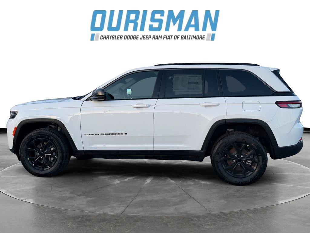 New 2026 Jeep Grand Cherokee Laredo image 3