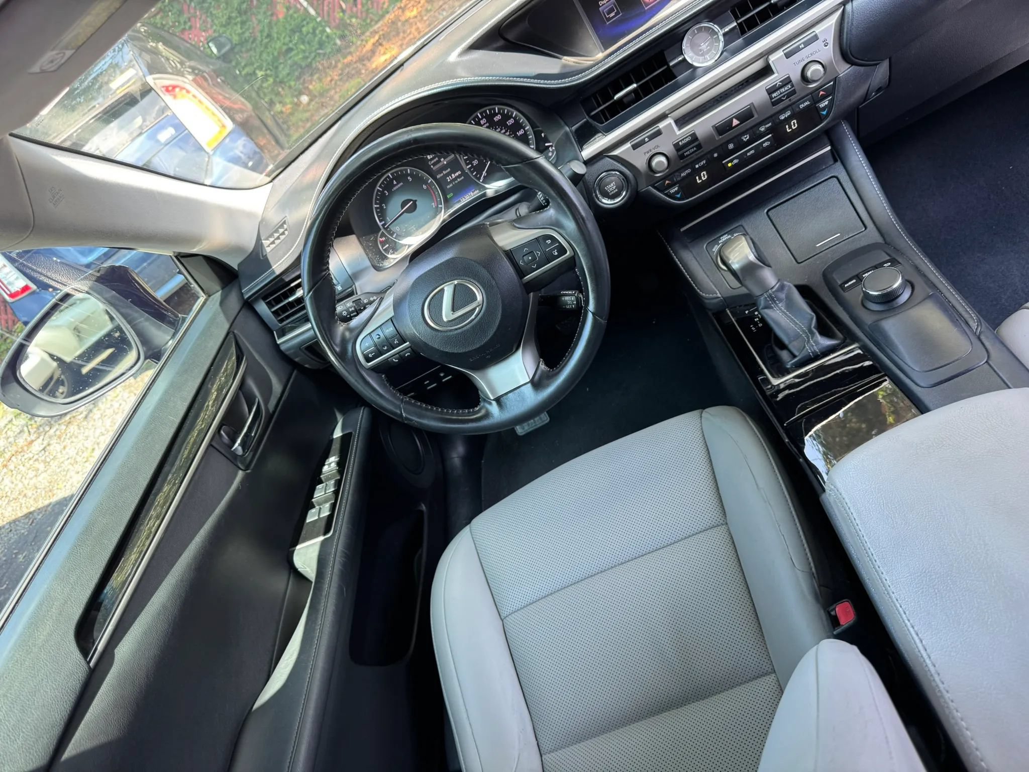 Used 2016 Lexus ES 350 FWD image 11