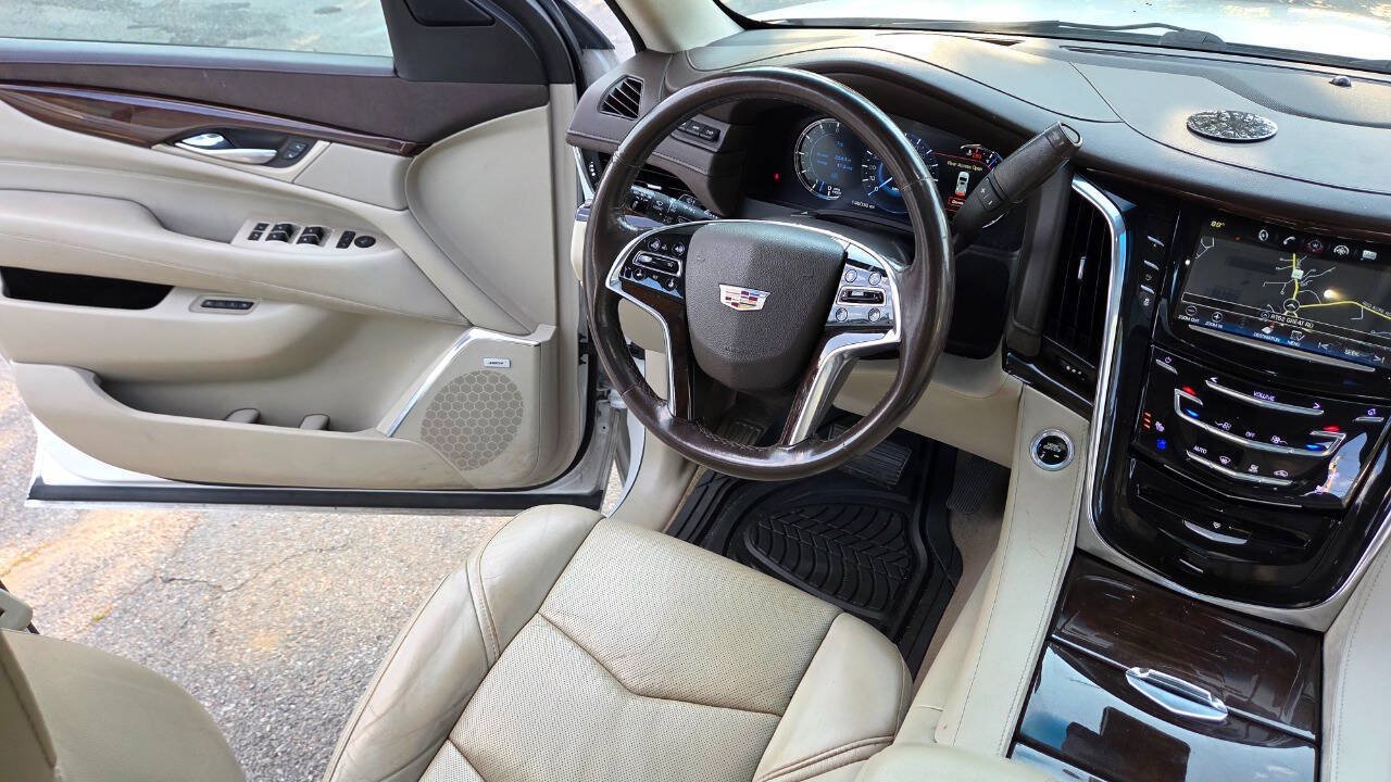 Used 2017 Cadillac Escalade Luxury AWD/4WD image 46