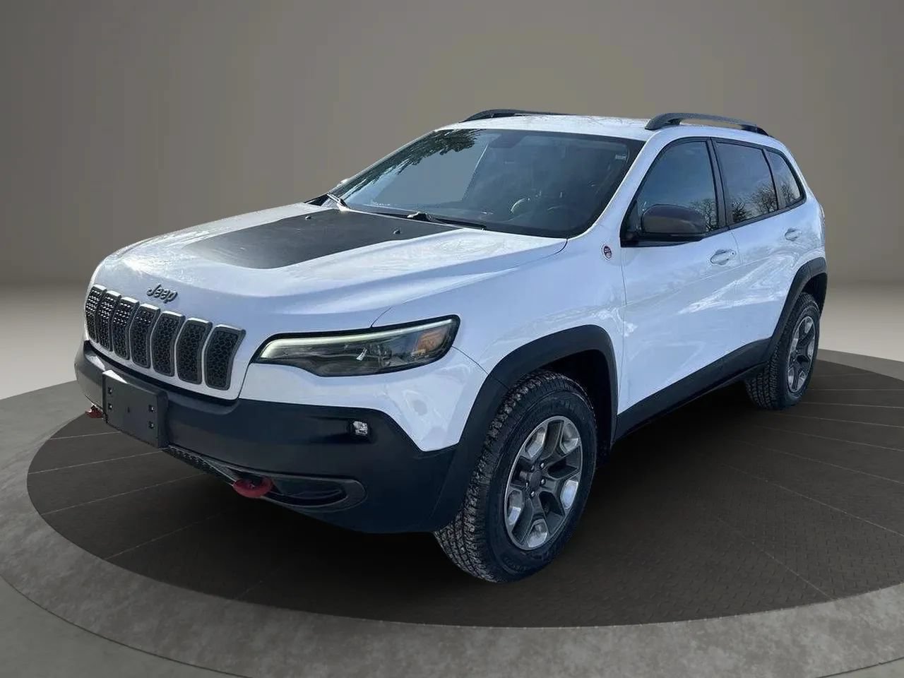 Used 2019 Jeep Cherokee Trailhawk AWD/4WD image 1