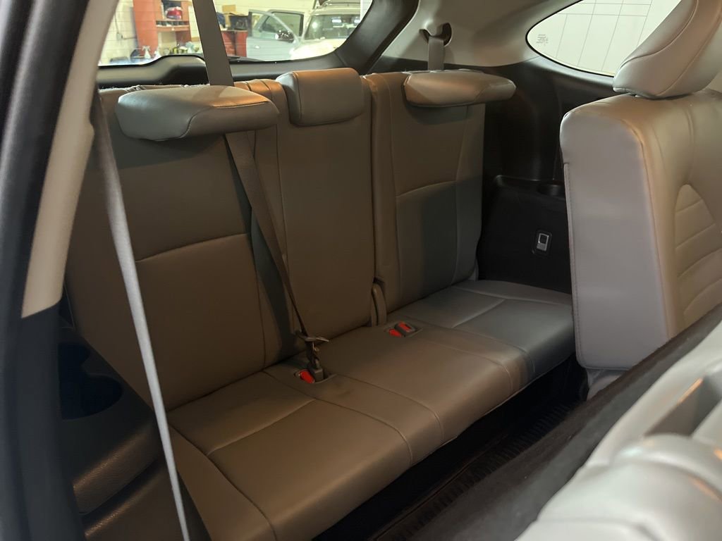 Used 2022 Toyota Highlander XLE AWD/4WD image 22