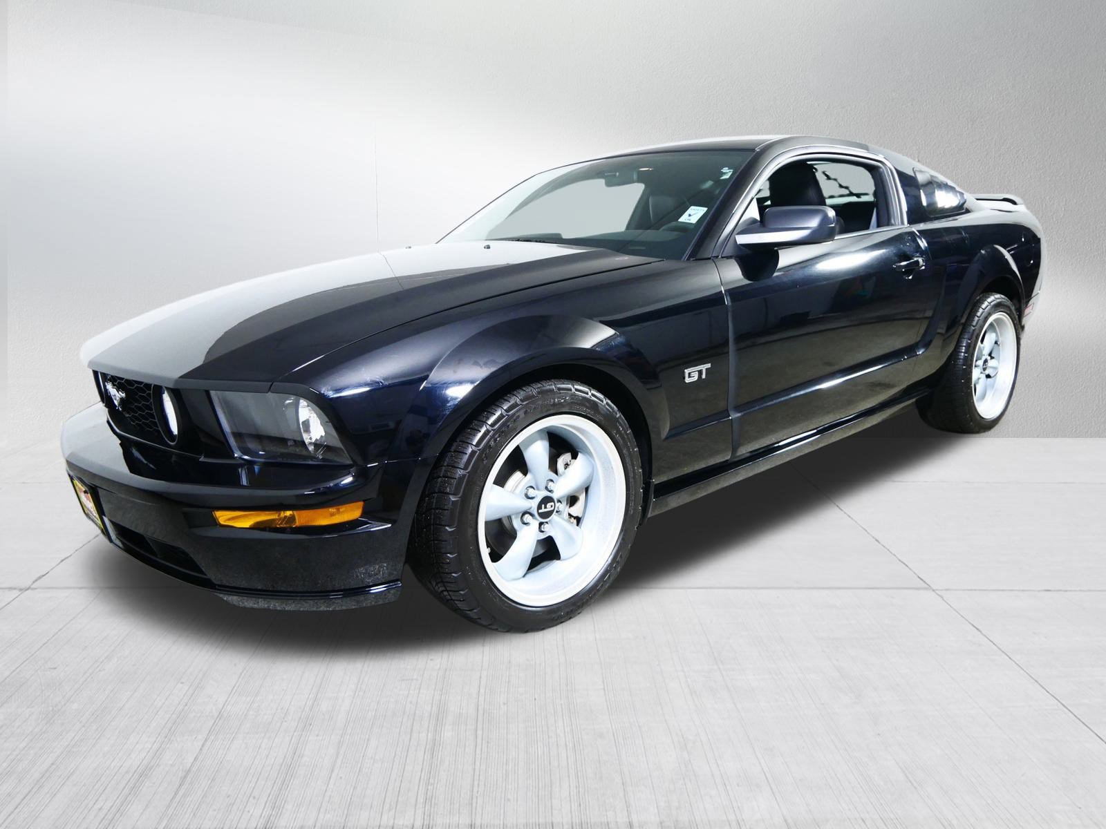 Used 2005 Ford Mustang GT image 3