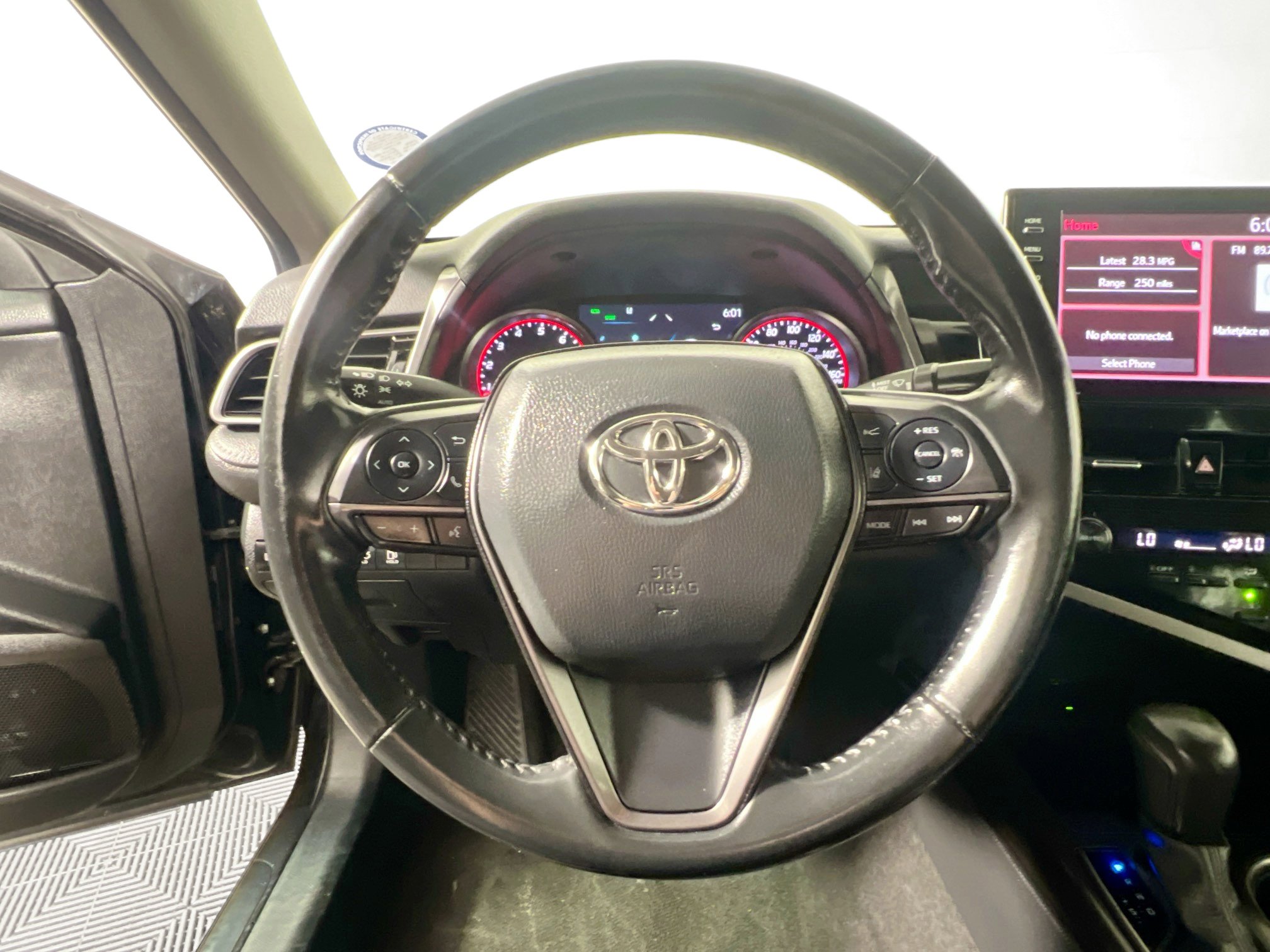 Used 2023 Toyota Camry XSE image 17