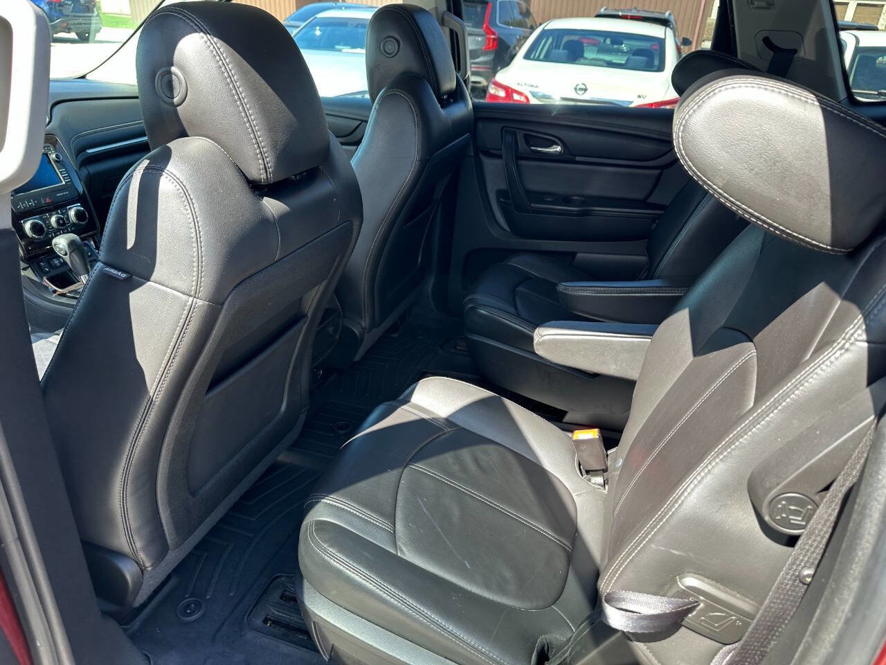 Used 2017 Chevrolet Traverse LT image 11