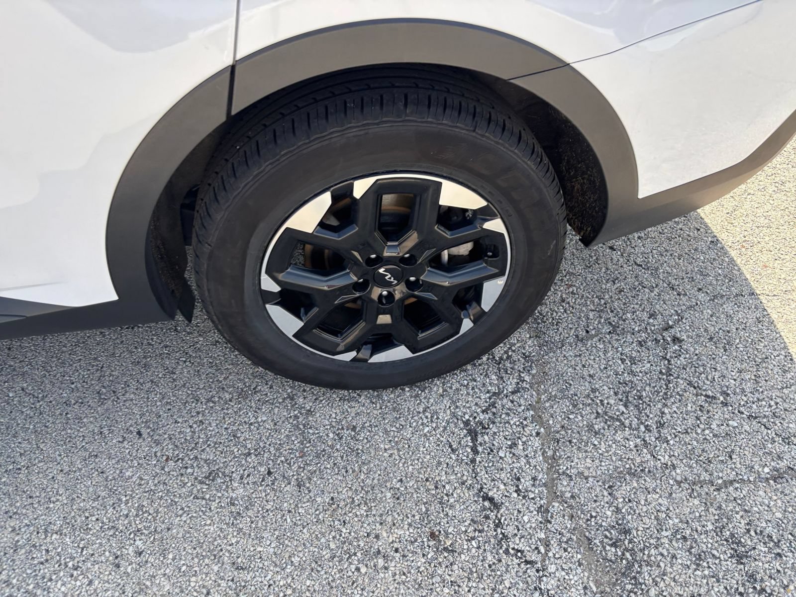 Used 2024 Kia Sorento S FWD image 30