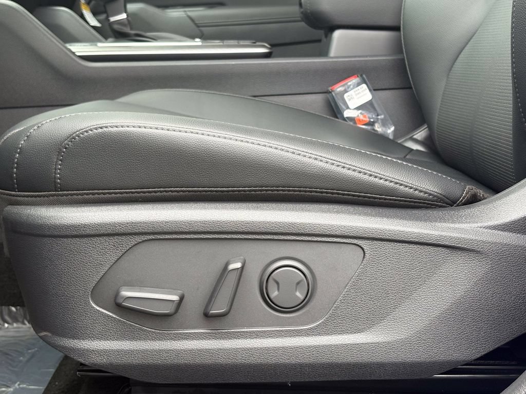 New 2026 Kia Sportage EX FWD image 12