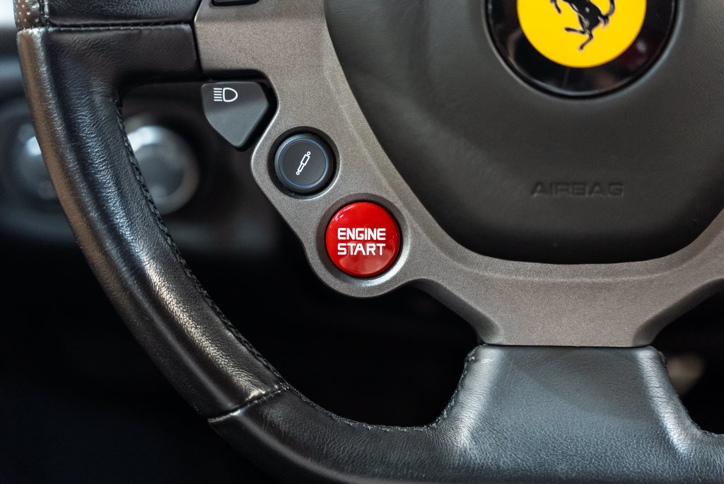 Used 2010 Ferrari 458 Italia Coupe RWD image 28