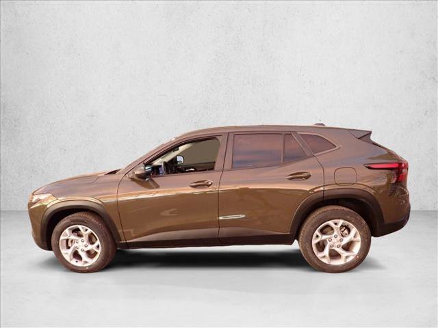 Used 2024 Chevrolet Trax LS w/ LS Convenience Package image 2