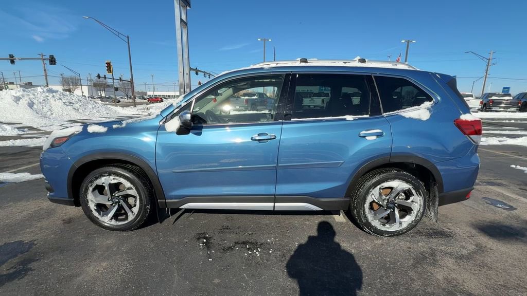Used 2023 Subaru Forester Touring AWD/4WD image 5