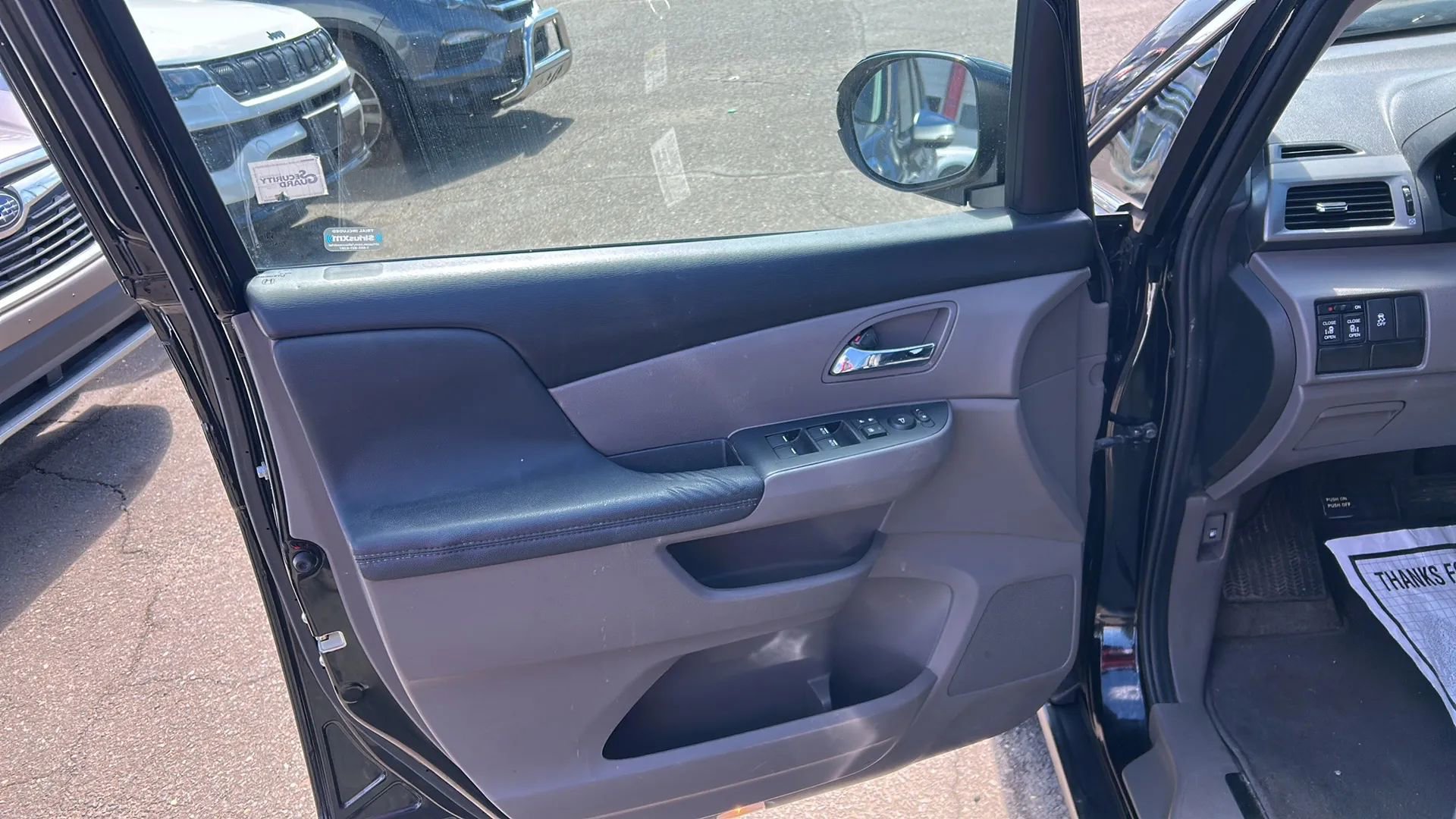 Used 2016 Honda Odyssey SE image 9