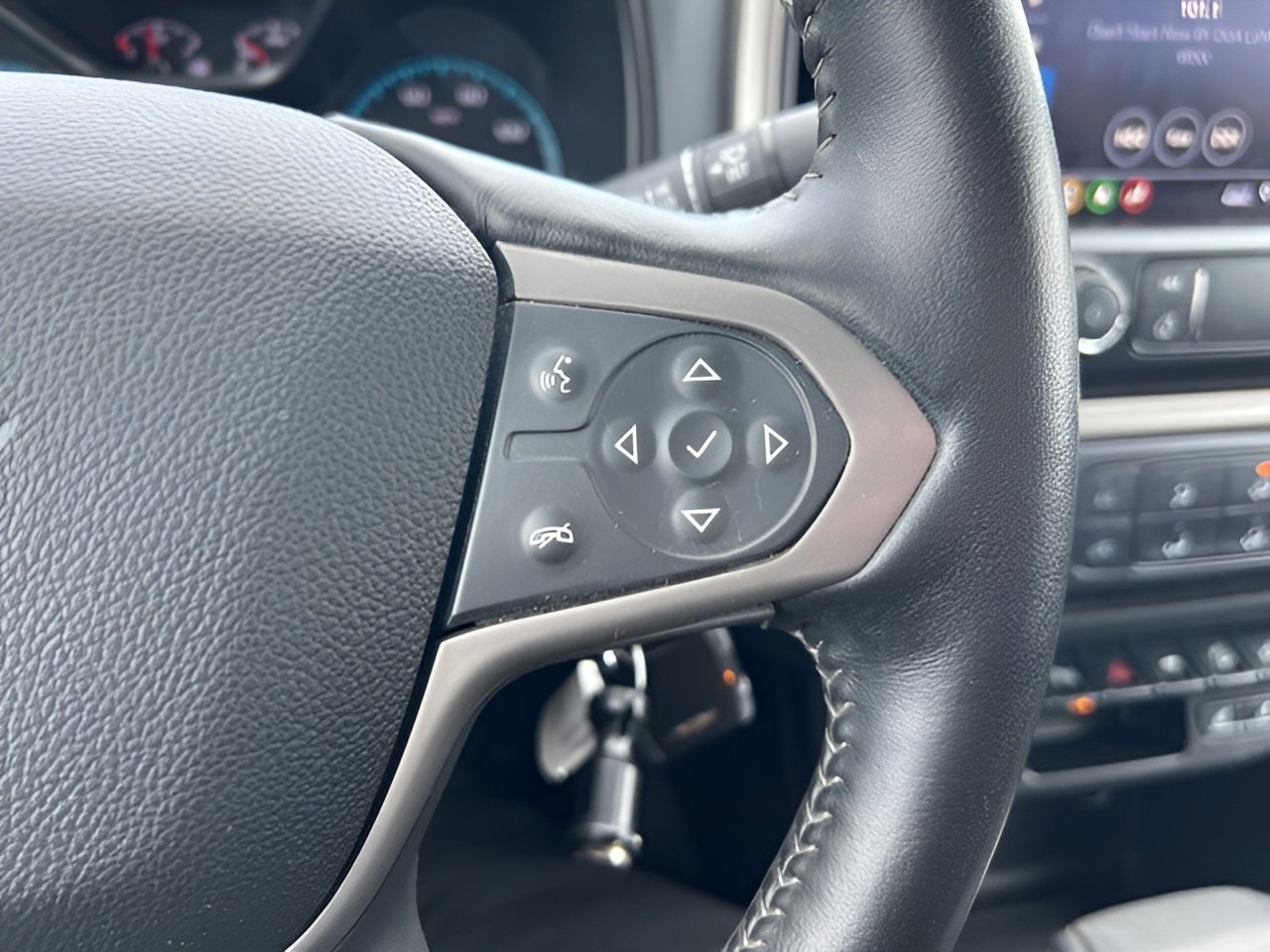 Used 2021 Chevrolet Colorado Z71 w/ LPO, Tonneau and Step Package image 19