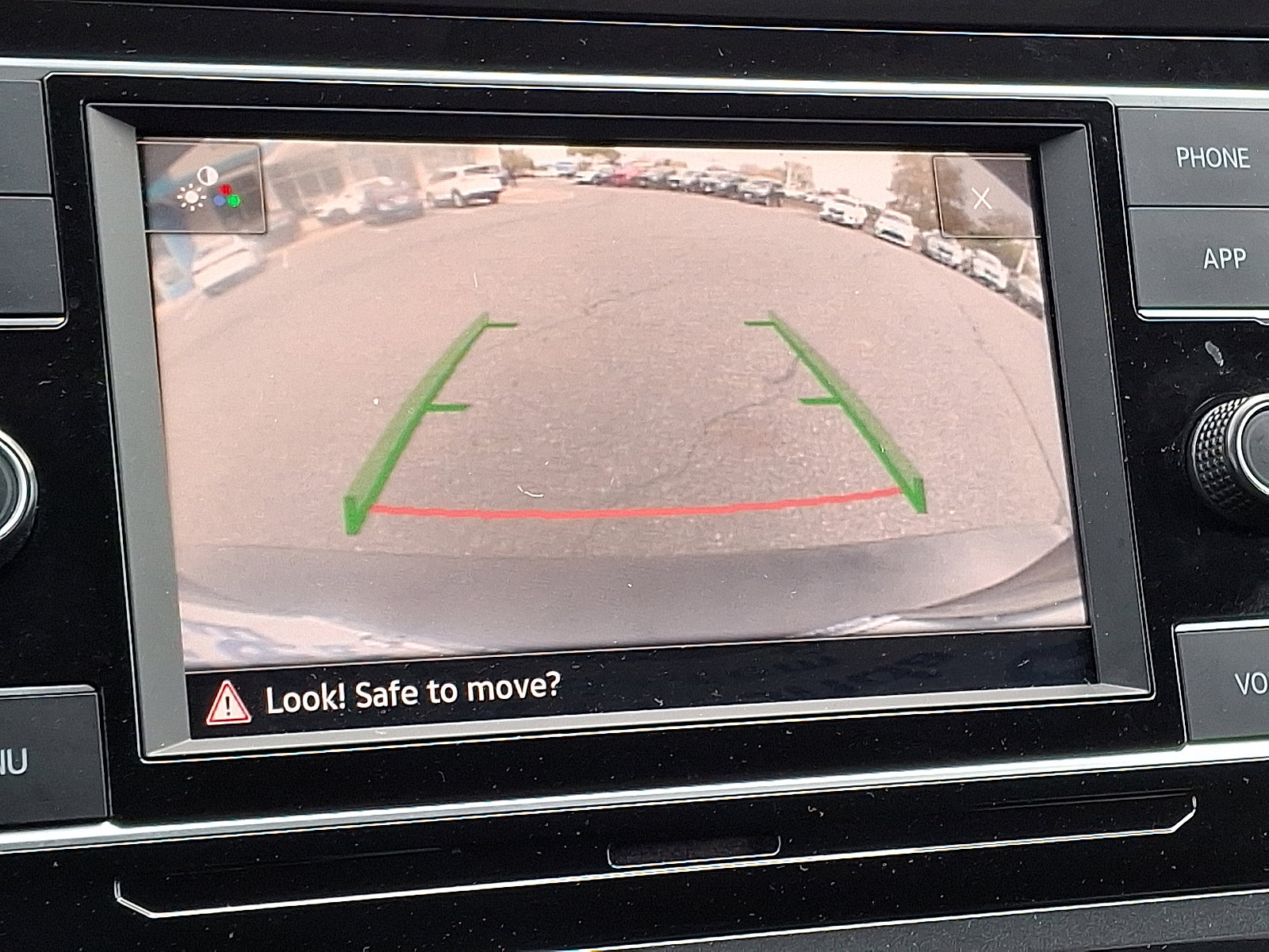 Used 2022 Volkswagen Tiguan S image 15