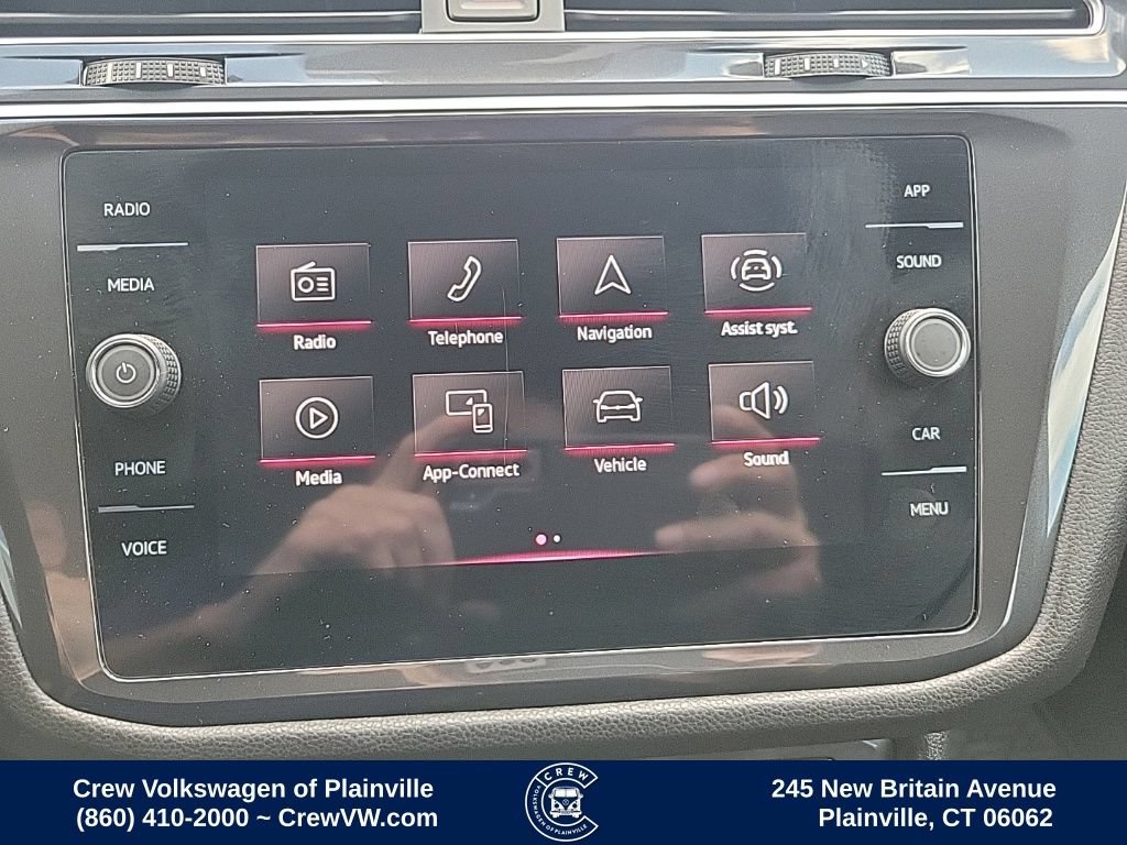 Certified 2024 Volkswagen Tiguan SE R-Line AWD/4WD image 6