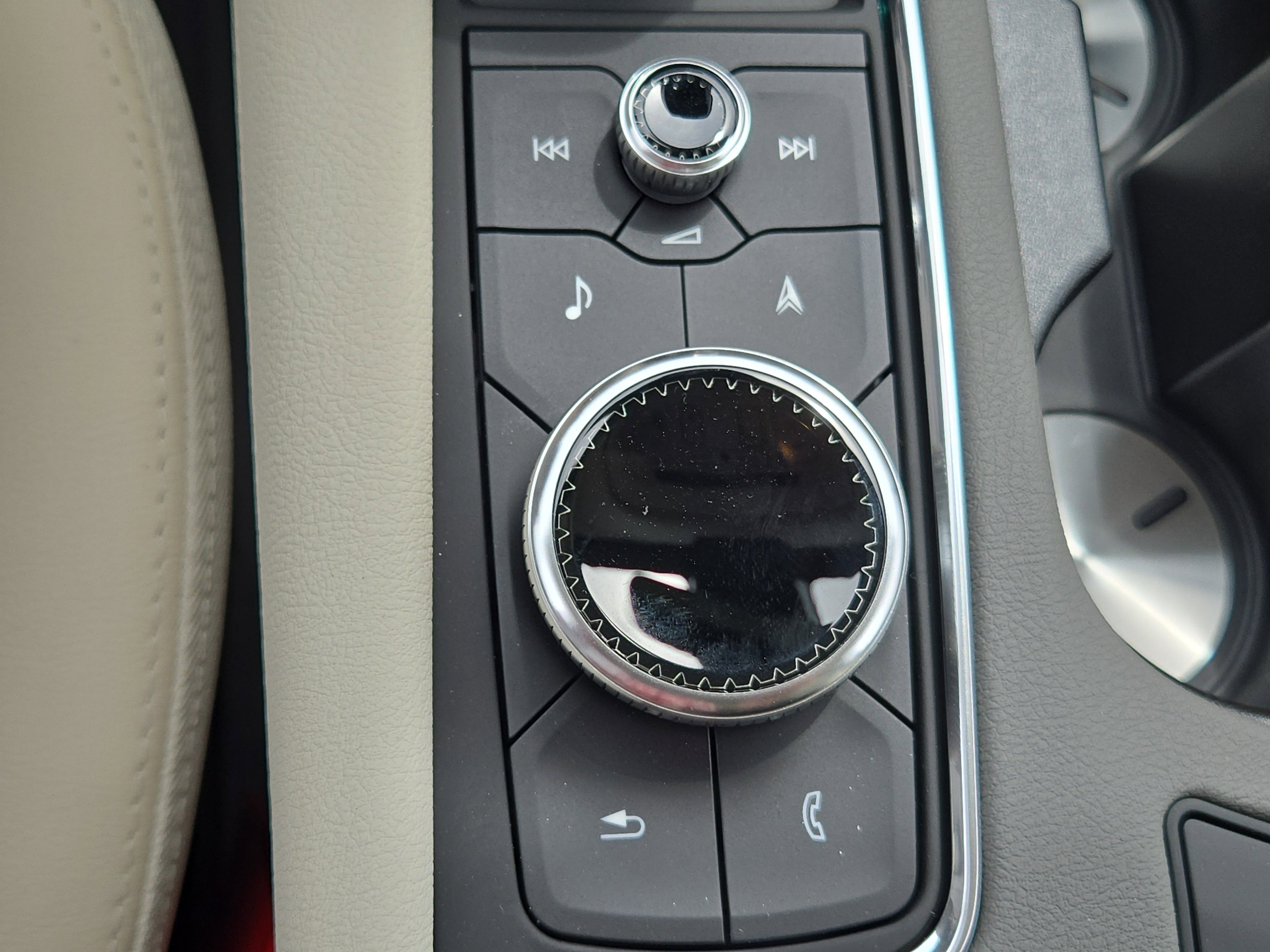 New 2026 Cadillac XT5 Premium Luxury w/ LPO, Floor Liner Package image 31