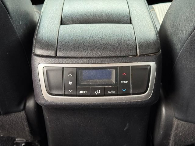 Used 2014 Toyota Highlander Plus AWD/4WD image 12