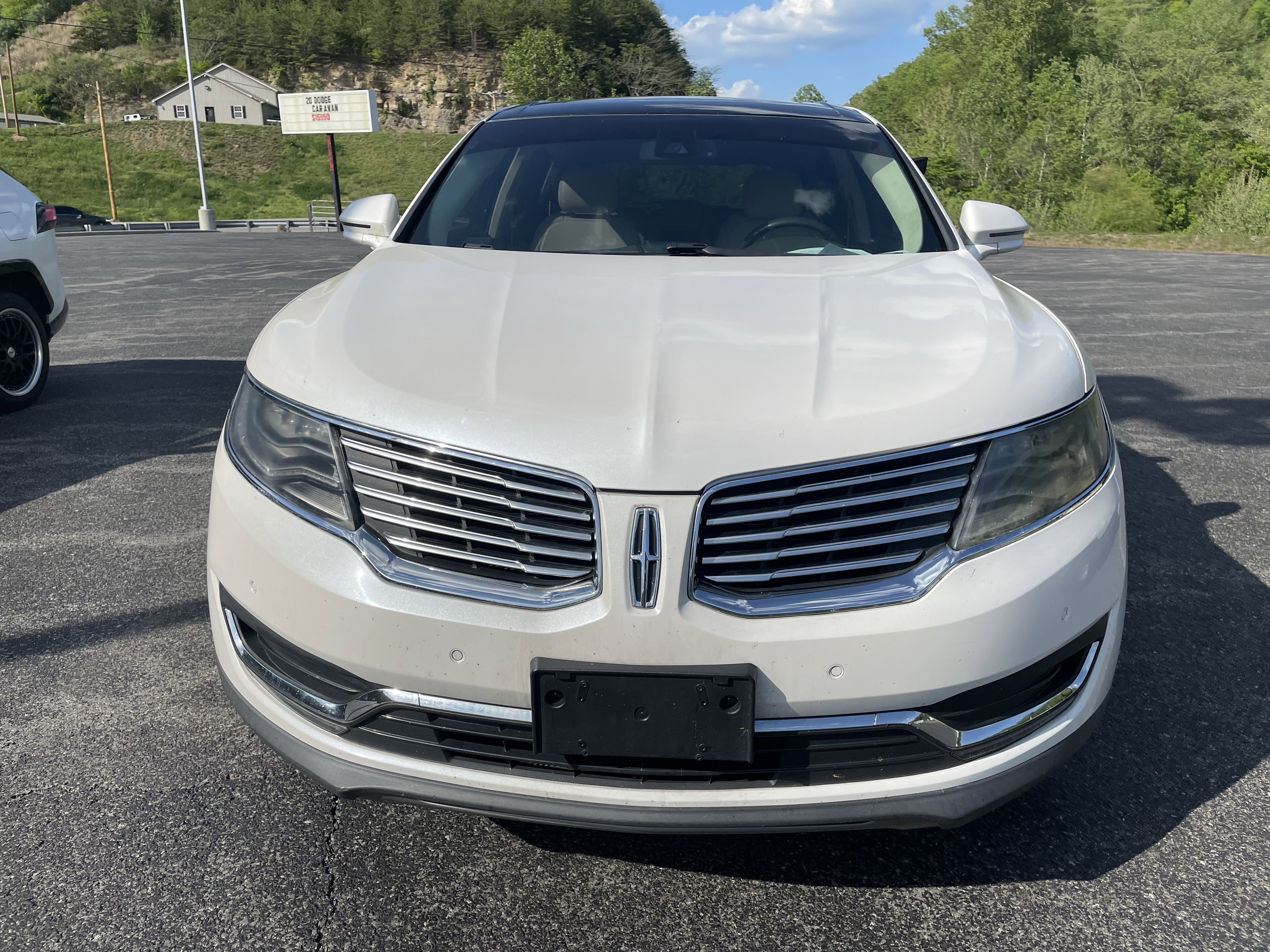 Used 2016 Lincoln MKX Reserve w/ Luxury Package AWD/4WD image 6