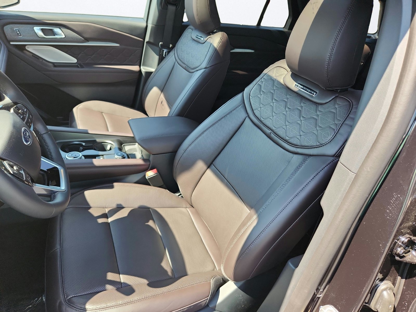 New 2027 Ford Explorer Platinum w/ LUX Leather Package AWD/4WD image 12